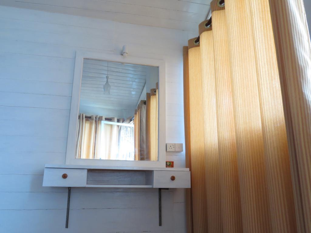 Why Not Guest House Hikkaduwa Eksteriør billede