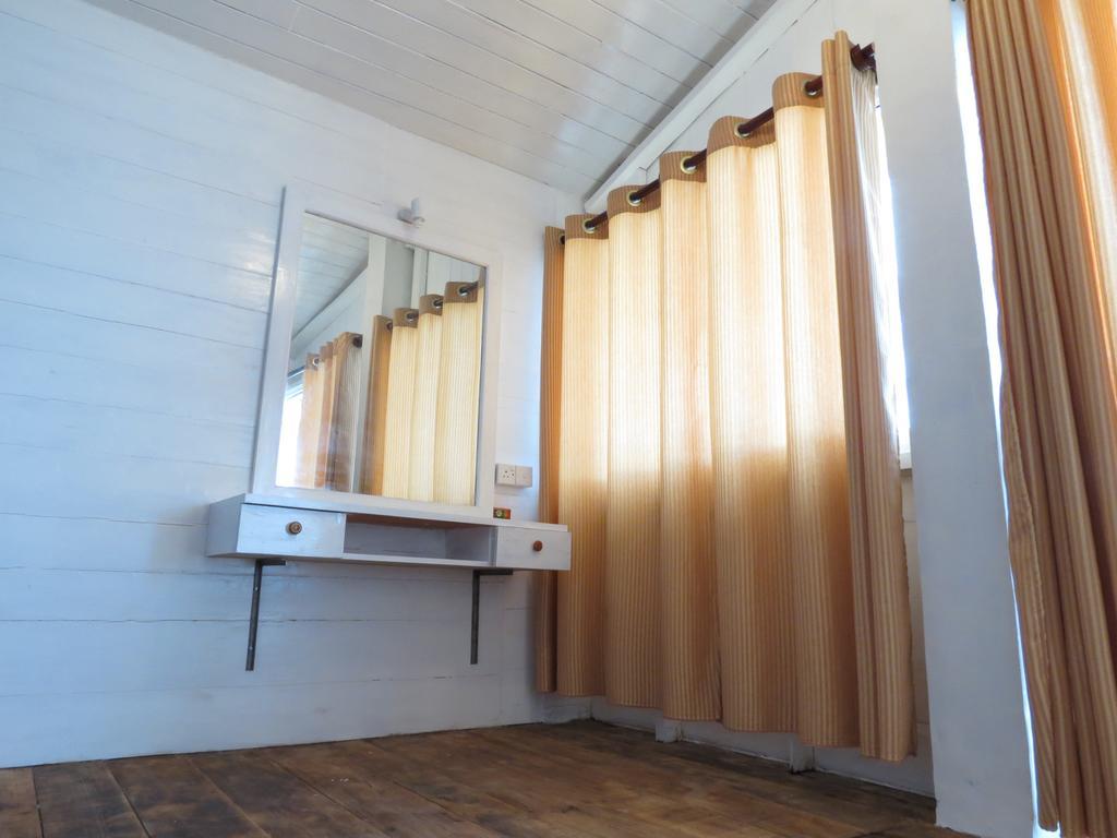Why Not Guest House Hikkaduwa Eksteriør billede